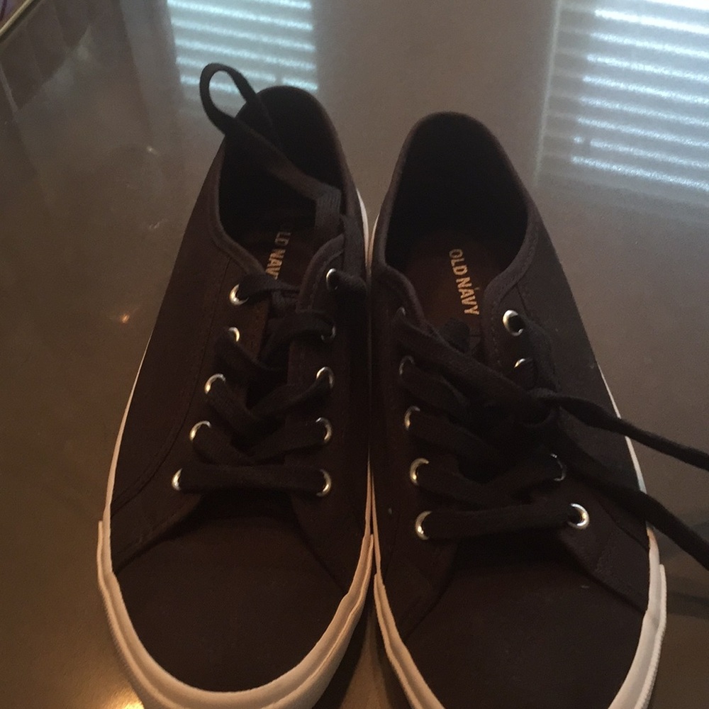 Tennis Shoes